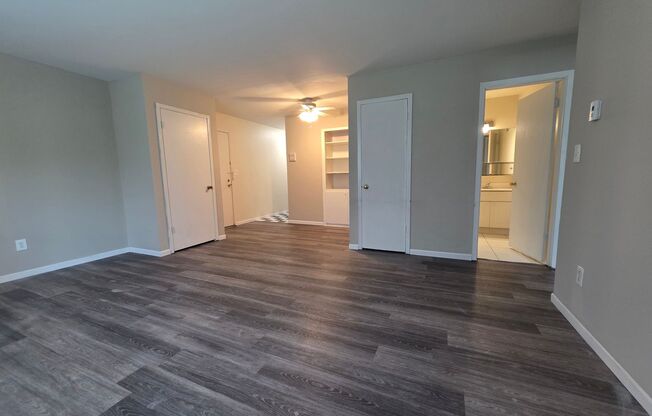 2 beds, 1 bath, $1,425, Unit 112