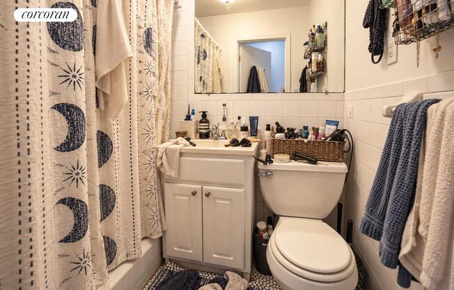 349 W 45th St 2A