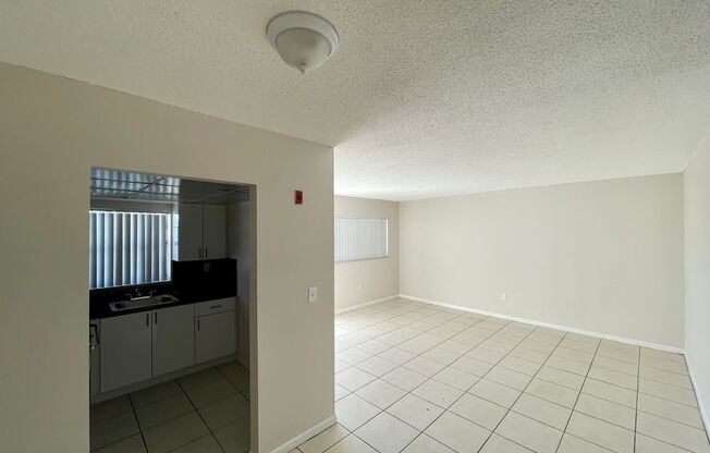 Charming 2-Bedroom Apartment Home with Modern Amenities in Miami Gardens