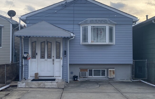 62 SUBURBIA CT