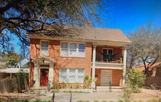 415 W ELSMERE