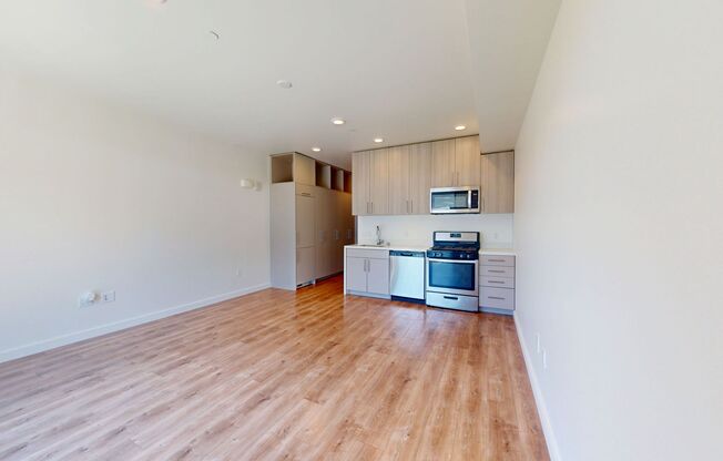 Studio, 1 bath, 473 sqft, $1,895, Unit 212