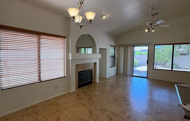 Beautiful 3 bedroom, 2 bathroom home in a Prime Tempe location