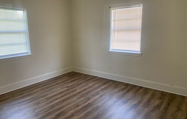 3 beds, 1 bath, $1,000