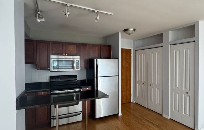 1 bed, 1 bath, 700 sqft, $1,850, Unit 418-0701