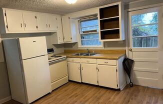 1 bed 1 bath off W. Broad St