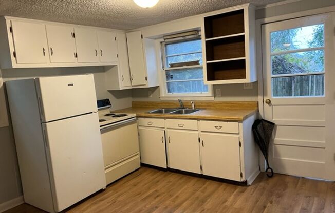 1 bed, 1 bath, $1,100