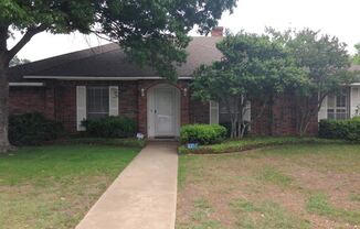 315 Meadowlark Ln