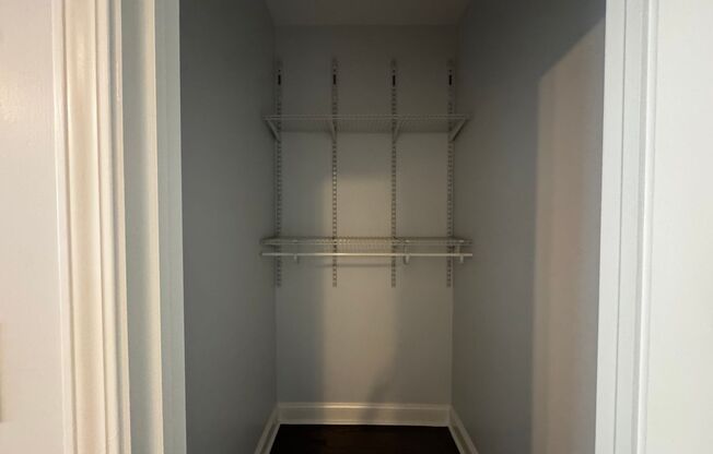 Studio, 1 bath, 450 sqft, $1,375, Unit 206