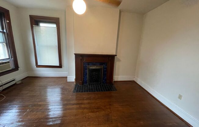 2 beds, 1 bath, $1,700