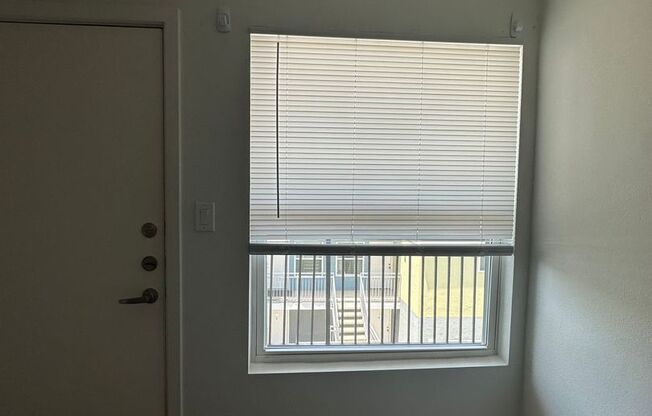 1 bed, 1.5 baths, 650 sqft, $1,375, Unit 208