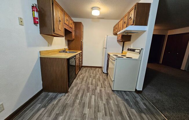 2 beds, 1 bath, $750, Unit #C