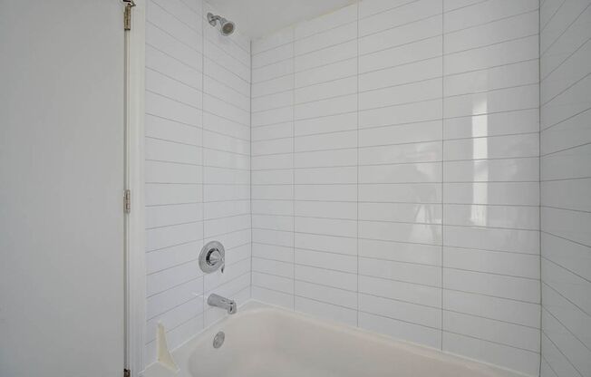 1 bed, 1 bath, $1,745, Unit 7A