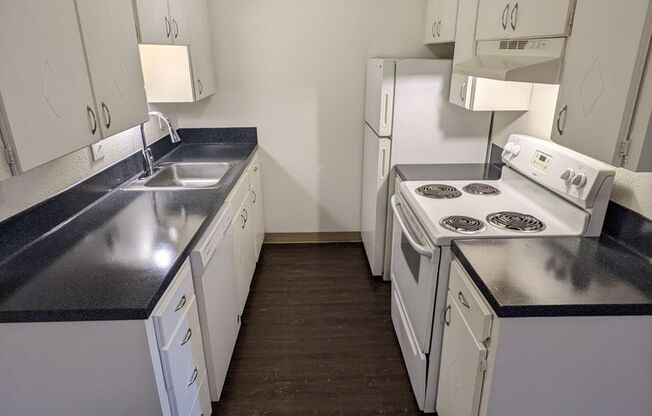 2 beds, 2 baths, 900 sqft, $1,575, Unit #01