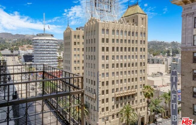 1 bed, 1 bath, 1,000 sqft, $5,000, Unit 905