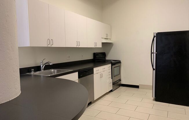 1 bed, 1 bath, 924 sqft, $3,095, Unit 1014-210