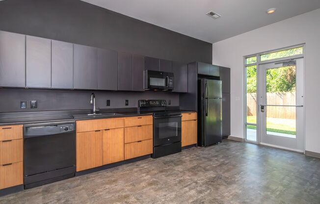 Trails Bend 1 Bed 1.5 Bath 918 sq ft Townhome Loft Kitchen