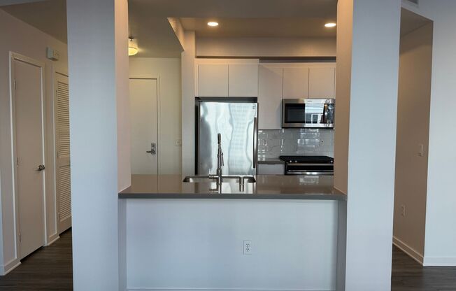 Studio, 1 bath, 668 sqft, $2,580, Unit 408