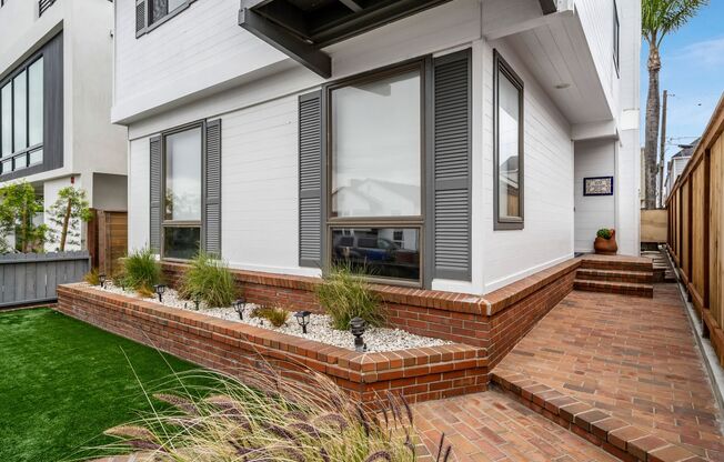 Modern Elegance Meets Ocean Breezes – Full Lot Sand Section Stunner