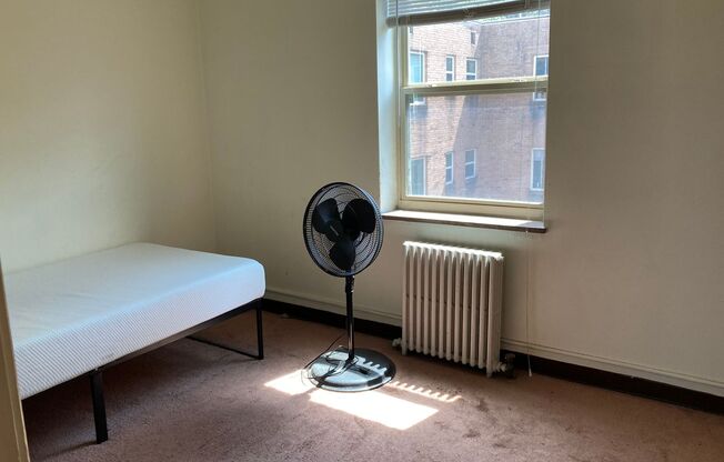 2 beds, 1 bath, 950 sqft, $1,275, Unit 5600 Fifth A312