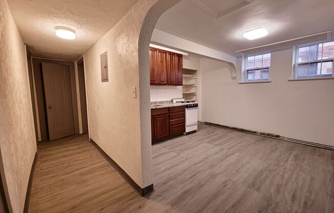 1 bed, 1 bath, 789 sqft, $900