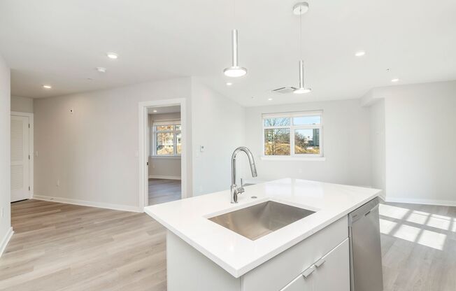 2 beds, 2 baths, 927 sqft, $1,935, Unit B220