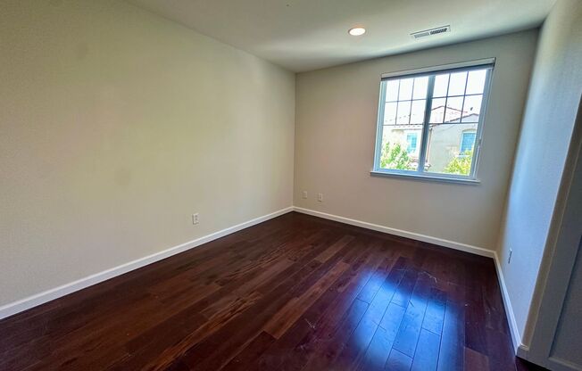 PARKSIDE LUXURY LIVING! CORNER UNIT | MANY UPGRADES