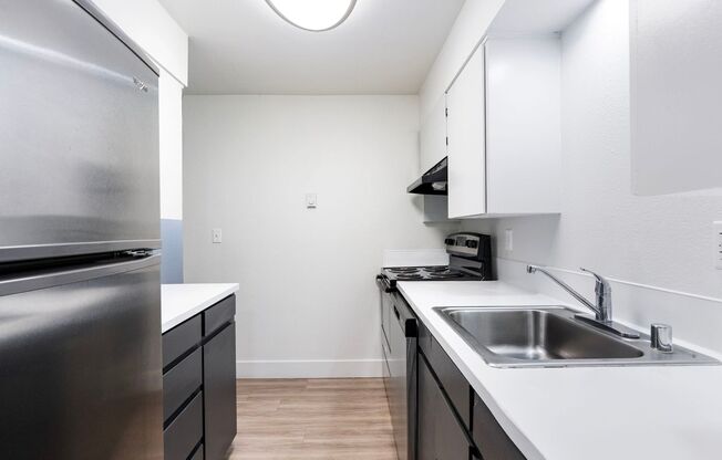 2 beds, 1 bath, 825 sqft, $1,395, Unit 30