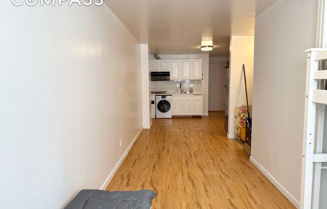 1 bed, 1 bath, $2,800, Unit 5