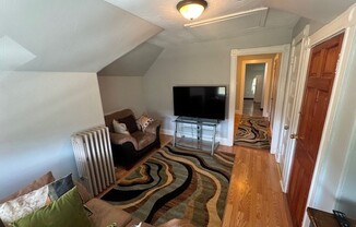 10 MILDRED AVE