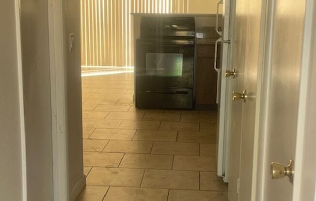 1 bed, 1 bath, 650 sqft, $900, Unit 02