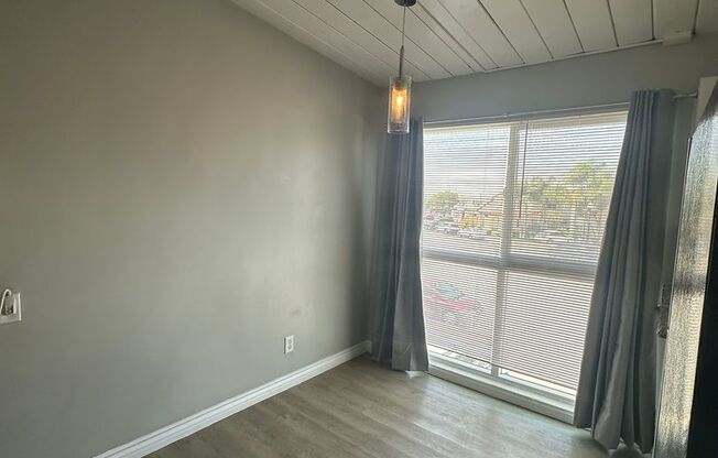 4533 Contour Blvd.