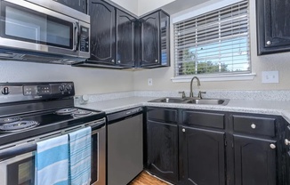 305 HOBBS RD