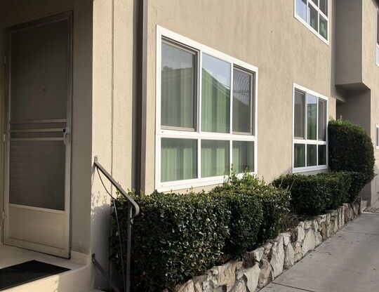 Studio, 1 bath, 452 sqft, $1,695, Unit 10