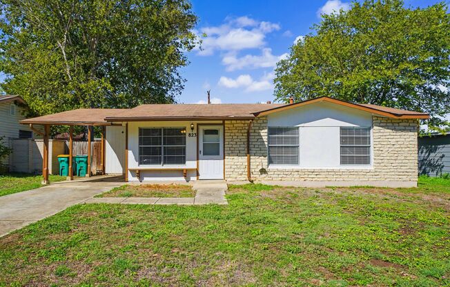 Charming 3-Bedroom Home in Universal City - Realtor Commission: $350