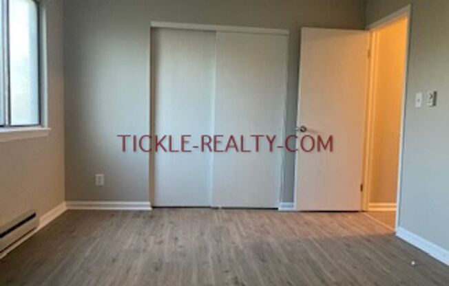 2 beds, 1 bath, $1,195, Unit 3