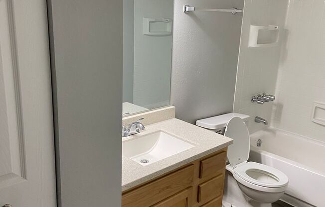 2 beds, 1 bath, 945 sqft, $1,110, Unit 909-30