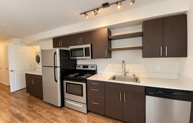 1 bed, 1 bath, 600 sqft, $2,395, Unit 2407-A