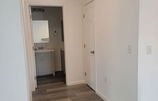 1 bed, 1 bath, 750 sqft, $1,300