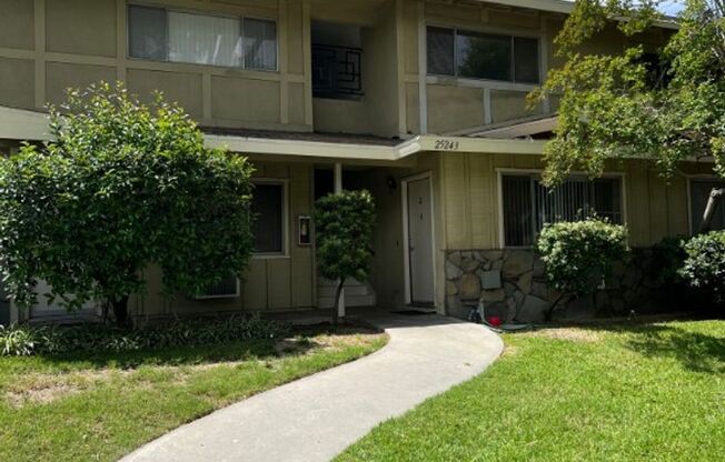 2 beds, 1 bath, 950 sqft, $1,795