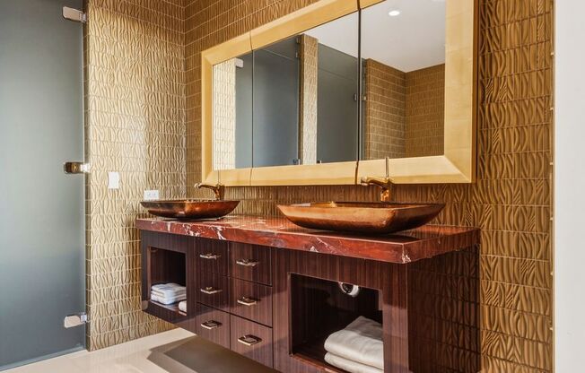 2 beds, 2.5 baths, $17,000