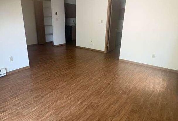 1 bed, 1 bath, 750 sqft, $1,350, Unit 8125-8125H