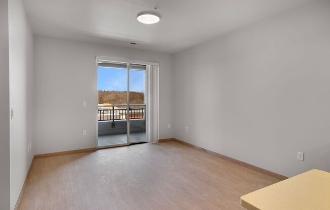 1 bed, 1 bath, 759 sqft, $1,905, Unit 112