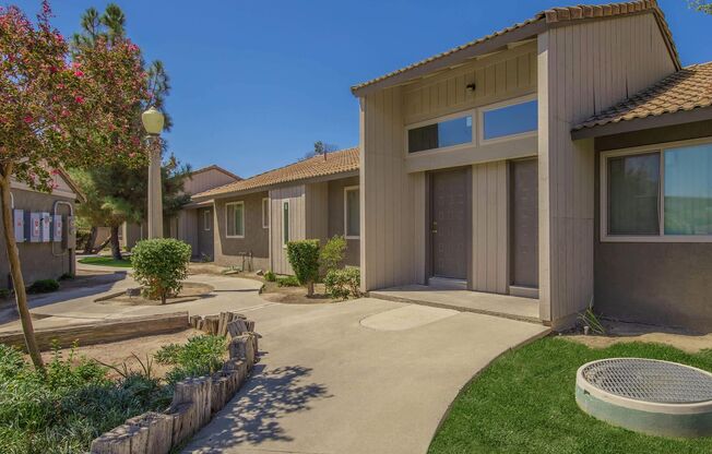 2 beds, 1 bath, 872 sqft, $1,325, Unit G1179