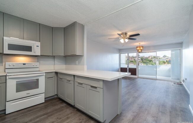 2bd/1ba/1parking in Kamehameha Towers