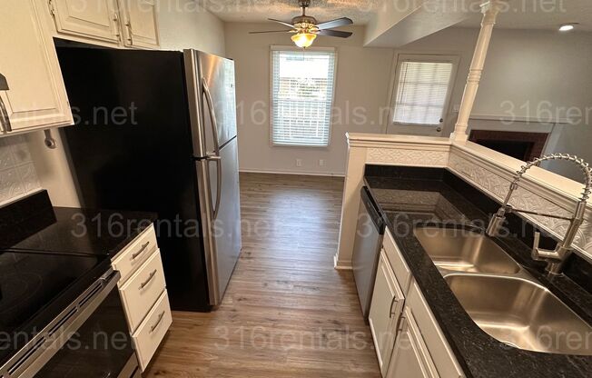 $895- 2 bedroom 1 bath - Apartment located in Riverside