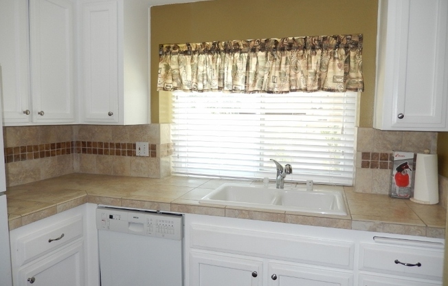Updated 2Bed/ 2Bath Condo In Rancho Bernardo Includes: Garage/Cable/Water!