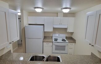 2 beds, 1 bath, 860 sqft, $2,095, Unit A106