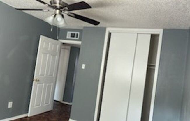2 beds, 1 bath, 805 sqft, $1,400, Unit 269