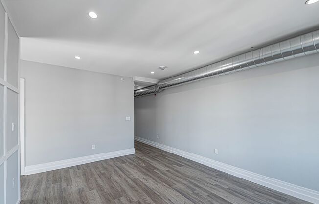 2 beds, 1 bath, 923 sqft, $2,063, Unit Unit 304